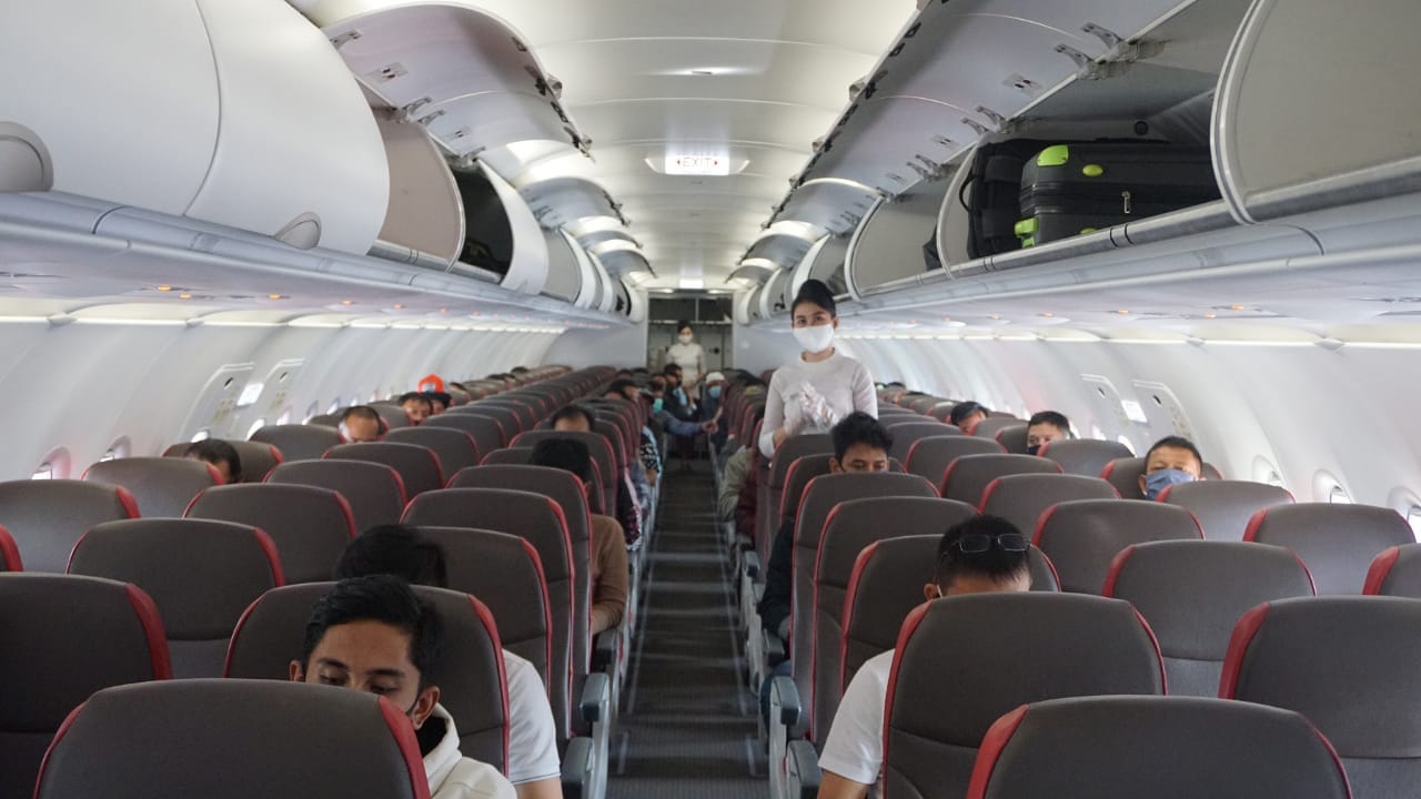 Penjelasan Lion Air Terhadap Penanganan Jumlah Penumpang dan Pengaturan Jarak dalam Kabin Pesawat